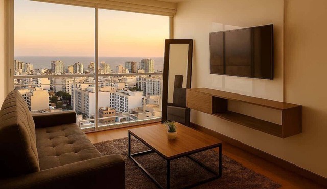 3 APTS in One Building · Ideal for Large Groups!
