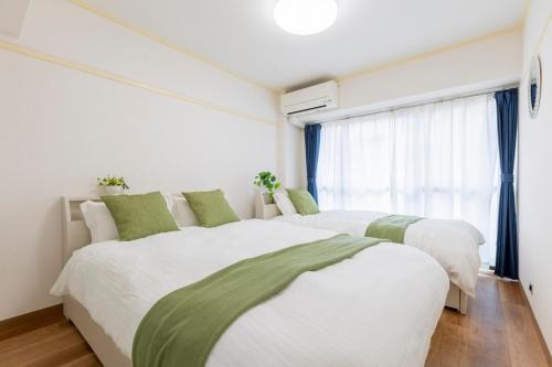 3 bedrooms, 5-minute walk to Shinjuku City Center, Isetan department store , max 7 people in Tokyo