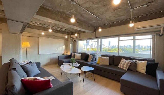 30 sec to PeacePark! Huge comfort Apt Up to 10ppl