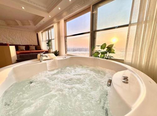 3BR peaceful Maddi Nile View Stays Jacuzzi in Some Units