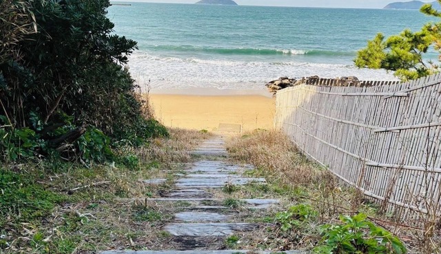 60 seconds to the ocean. A Traditional Japanese House Available for Exclusive Rental, Just One Train Ride from Fukuoka Airport [Traditional Japanese House: Azeta Residence (Azetatei)]
