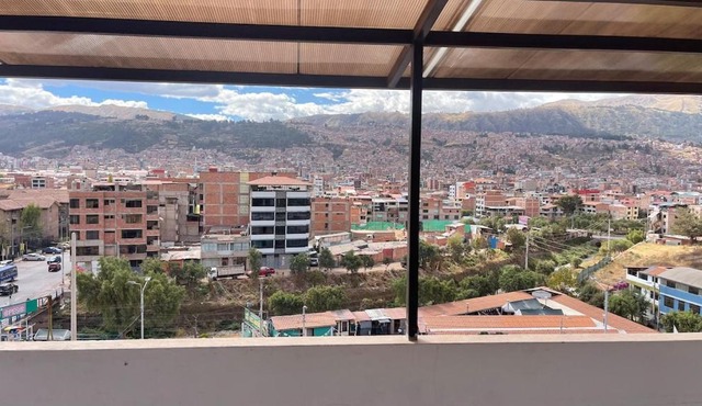 6BR - 6 Private Baths - WiFi - Near Airport in Cusco