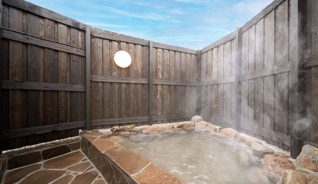 A quaint old house with an outdoor hot spring bath The entire house just for you/Yufu Ōita