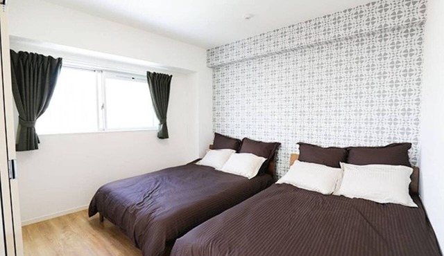 A very popular, newly built condominium in Sakaemachi!3 minute walk to Yui Rail Asato Station.Can accommodate up to 5 people!Many nearby restaurants in 那覇市字安里