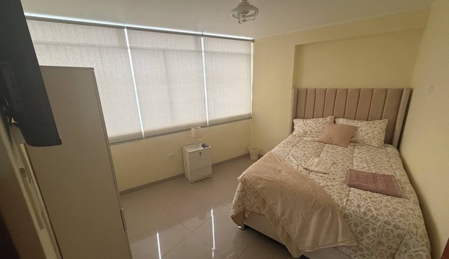Apartment for 6 guests/Netflix and hot water, 10 minutes from the airport