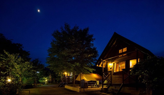 Asian Resort Camp Tapa