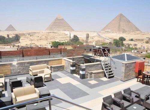 Aura Pyramid inn in Banī Ghālib