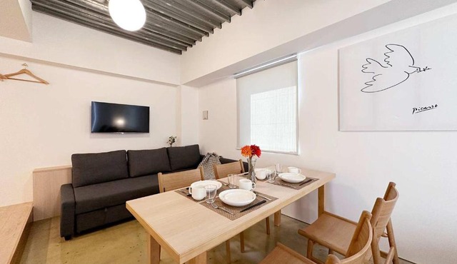 b hotel Arts Dobashi - Modern 1 BR apartment good for 6 people in Hiroshima