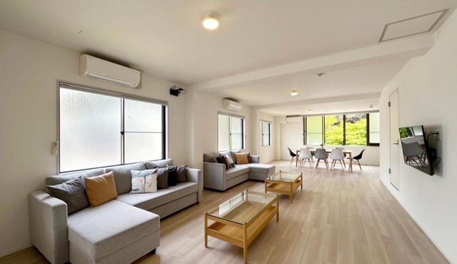 b hotel Kaniwasou 201 2BR Apt, Near Itsukushima Shrine, For 12 Ppl in Hatsukaichi
