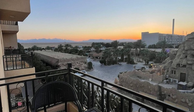 Beachfront Luxury Apartment in Selena Bay 5 Pools, Private Beach and Kitesurfing in Hurghada 2