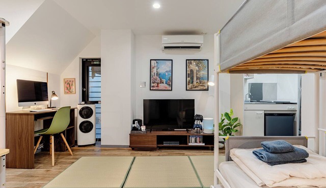 ★BEST DEAL★ 2-Min to Subway, free Netflix, PS4 & LUUP Bike, center of Kobe city