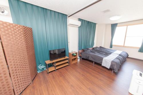 Big Stone Tsukuda Spacious 45sqm 2 Semi Double Beds and 2 Futons