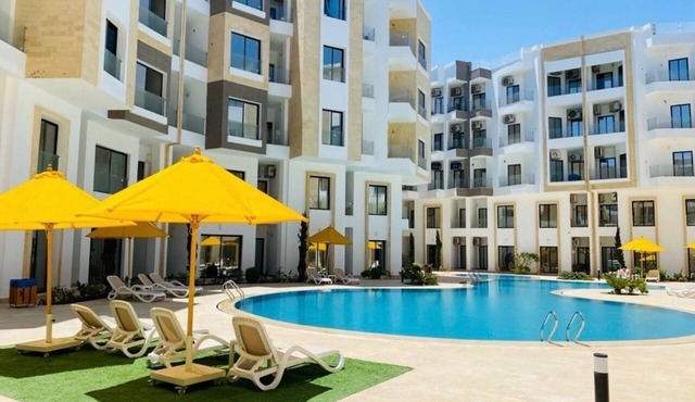Brand-new cozy studio with pool, gym & restaurant