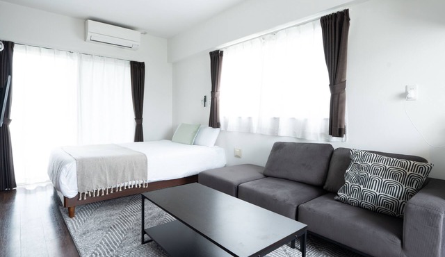 BREAKY HOTEL west coast