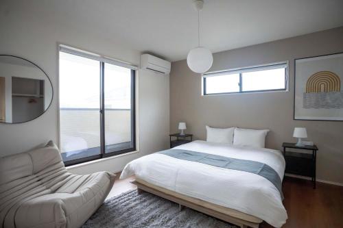Bright 4BR Home in Ozu Sleeps 11 by Restavio in Ozu