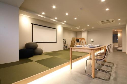 Broom stay UMEDA ROSE