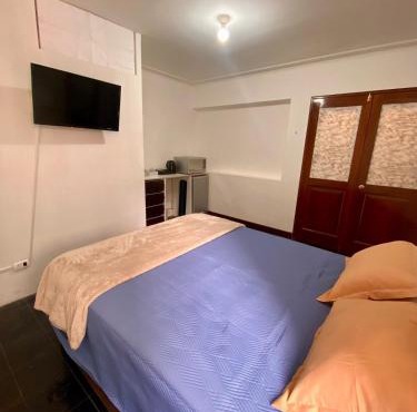 Céntrica y amplia habitación queen Av Larco in Lima