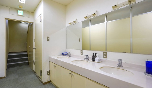 Capsule Inn Hamamatsucho in Tokyo