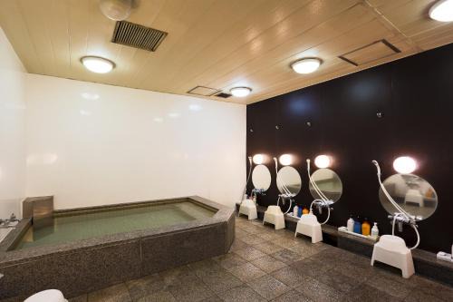 Capsule Land Yushima (Male Only)