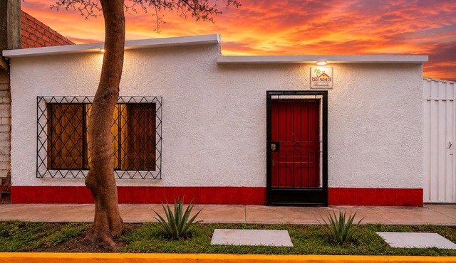 Casa Pacheco 2 - Modern 2BR 1 BA, Walk to Castle and Beach, Secure Parking Included