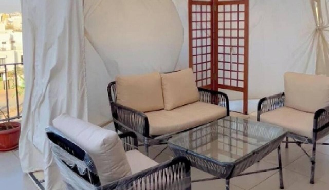 Charming Rooftop Studio in Beverly Hills, Sheikh Zayed