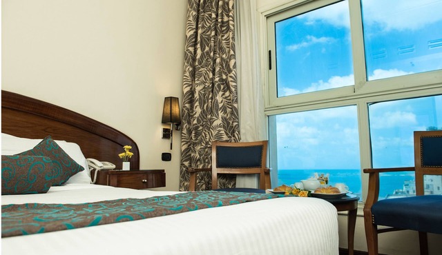 Cherry Maryski Hotel