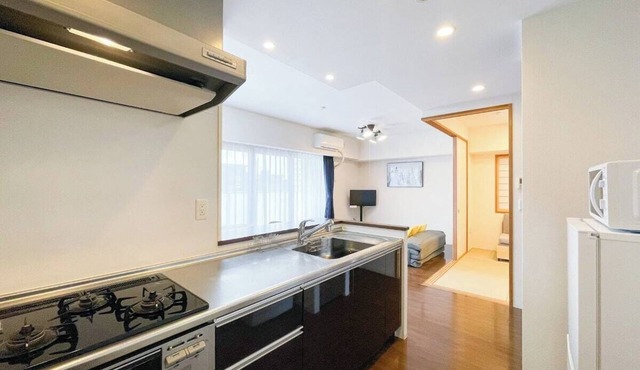 Cozy Stay in Naniwa Ward, 9-Min Walk to Namba Station in Osaka