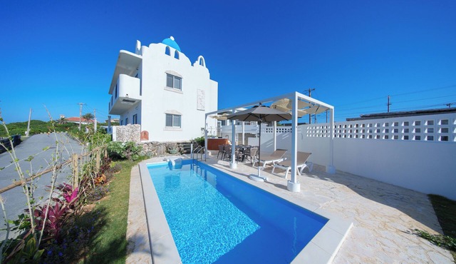 Crystal Villa Ikema