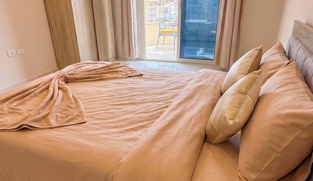 Deluxe King Room with Private Balcony & Pyramids View