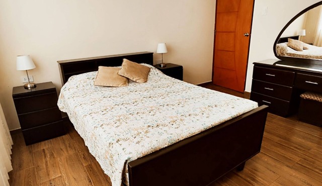 Departamento Céntrico Primer Piso con Cochera