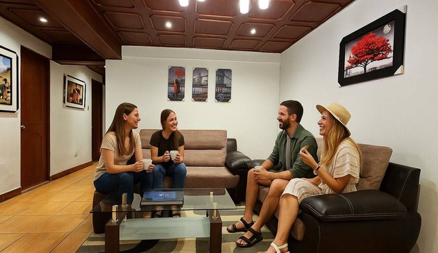 Detached House Near the Historic Center, First Floor - Los Profesionales