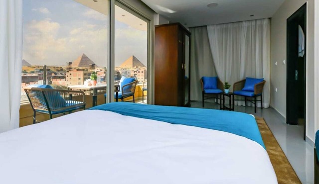Diamonds Pyramids View INN