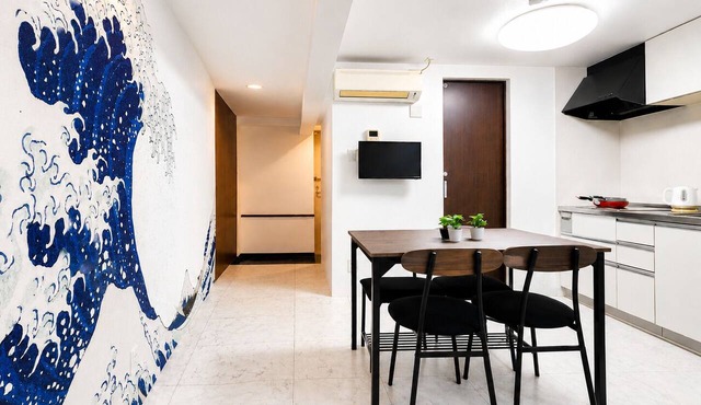 Direct Access to Namba | Modern Detached House | 1 Minute from the Station | Projector | Up to 5 Guests in 大阪市