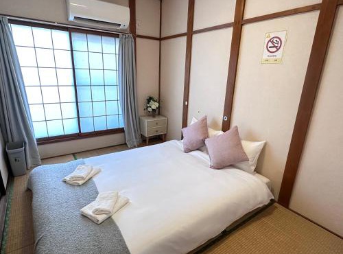Direct to Namba! 旅タイム 大今里南 今里駅徒歩3分 3階建て一棟貸切 4DK 最大8名 in Osaka