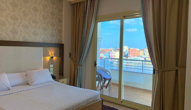 Dolphin Ras Elbar