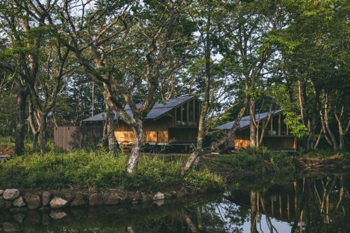 Earthboat Nasu - Glamping Cabin with Private Wood-Fired Sauna & Onsen, Pet-Friendly & Cage-Free