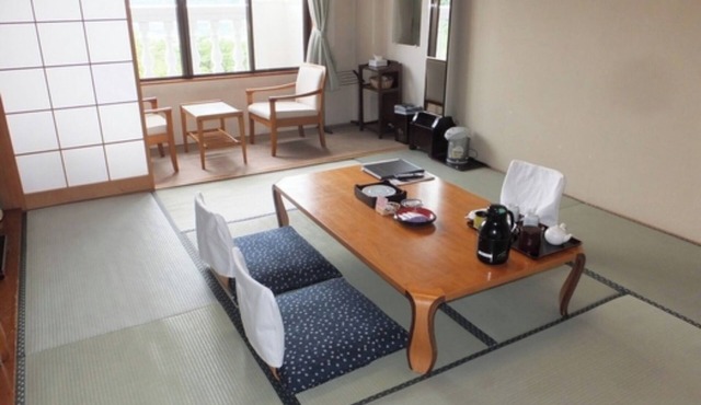 East Wing Japanesestyle room 10 tatami mats v/Minamitsurugun Yamanashi in Minamitsurugun