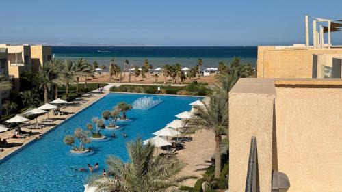 El Gouna Mangroovy 2BR Penthouse, Beach Access, Pool & Sea Views & Private Rooftop Terrace in Hurghada