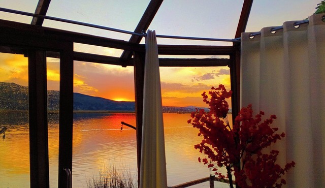 FLOATING HOTEL IN LAKE TITICACA UROS in Juliaca