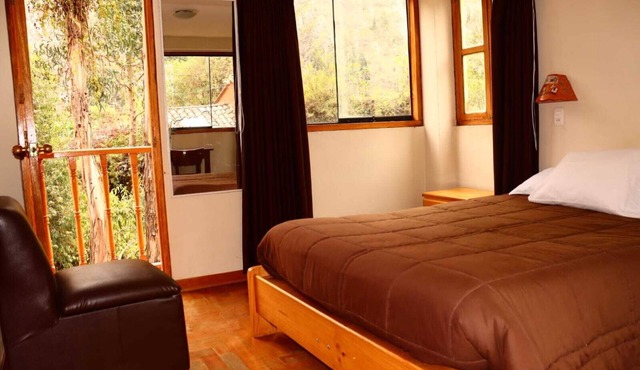Full Moon Eco Lodge