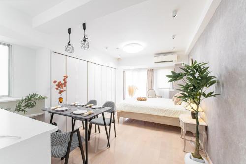 G72新宿最中心 两室一厅 新宿三丁目车站4分 2 rooms Shinjuku center 4 mins to ST Max 7P 直达新宿 涉谷 表参道 池袋 上野 代代木 银座 原宿 品川 in Tokyo