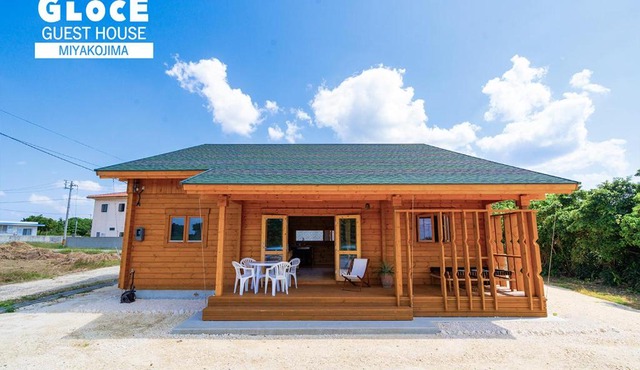 GLOCE 宮古島 LAPSl 与那覇前浜ビーチまで徒歩5分宮古島の自然と犬に癒されるオーナー同居型ゲストハウス