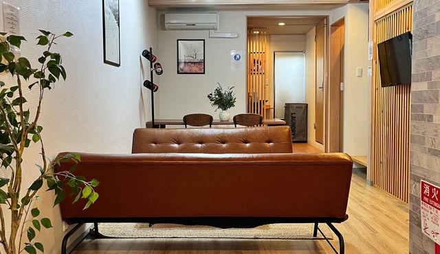 Goen – Minutes from Namba, Kyoto & Nara. Full kitchen, cozy stay. in Osaka