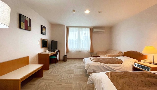 Hotel Ginsui Twin room in front of Shirarahama /Nishimuro-gun Wakayama in Nishimuro-gun