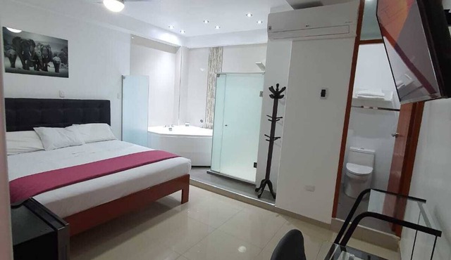 Hotel Golden Sky in Pariñas