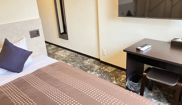 HOTEL LiVEMAX Shin-Osaka in Osaka