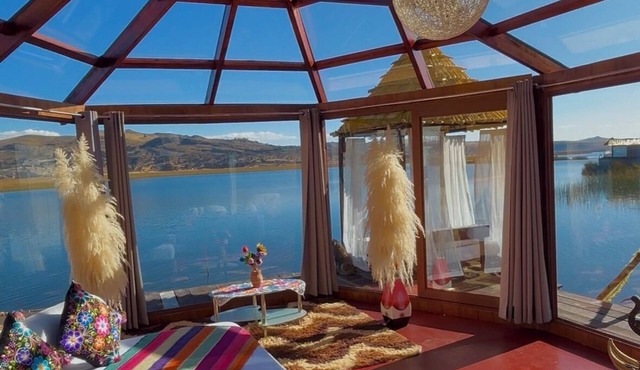 Hotel on Lake Titicaca with lake views in Puno
