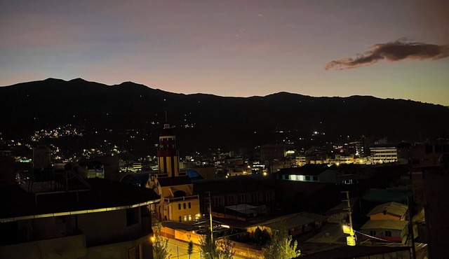Huaraz Skyview Apartment - Top Floor with Mountain Views