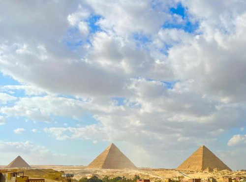 Kemitt pyramids view inn