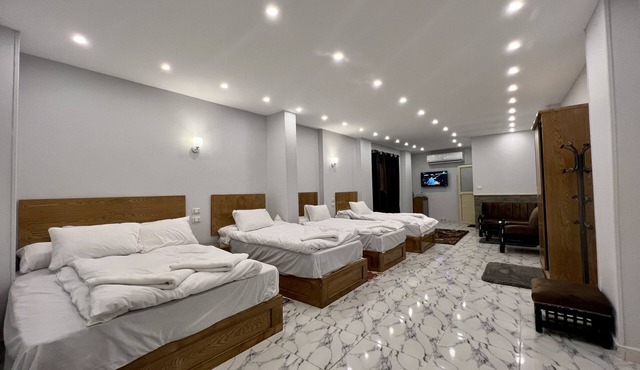 Life Pyramids Inn